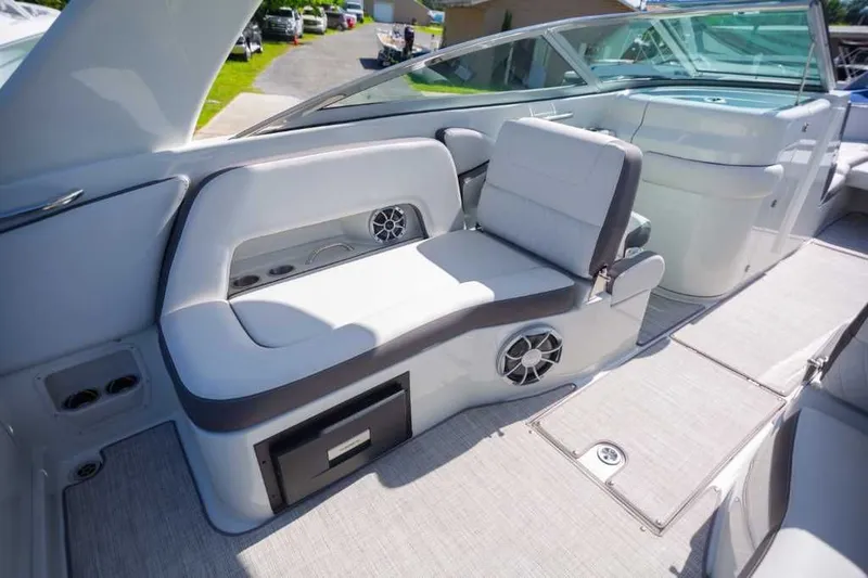 Slide: The Image of Crownline Boats Eclipse E305 XS 2023 - 24