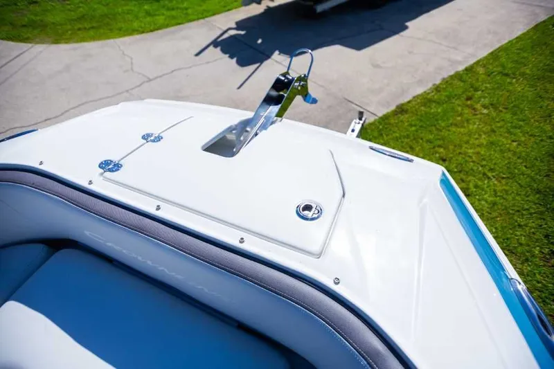 Slide: The Image of Crownline Boats Eclipse E305 XS 2023 - 6