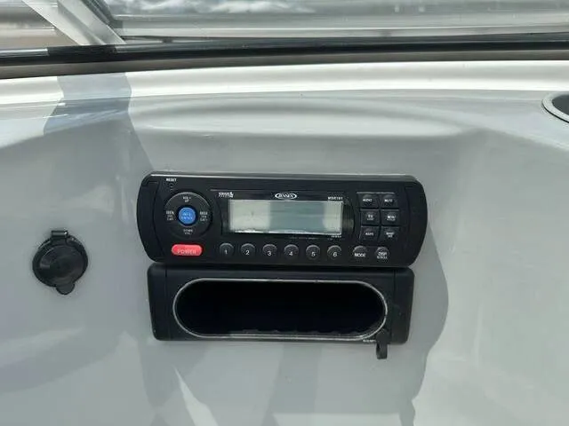 Slide: The Image of Bayliner 195 BR 2012 - 10