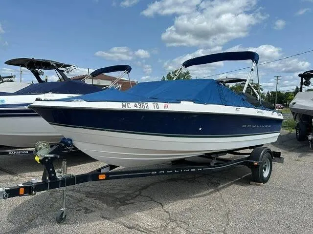 Slide: The Image of Bayliner 195 BR 2012 - 14