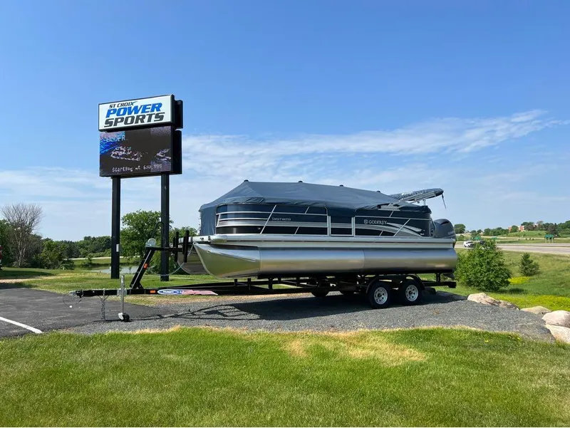 Slide: The Image of Godfrey Sweetwater 2286SB 2023 - 6