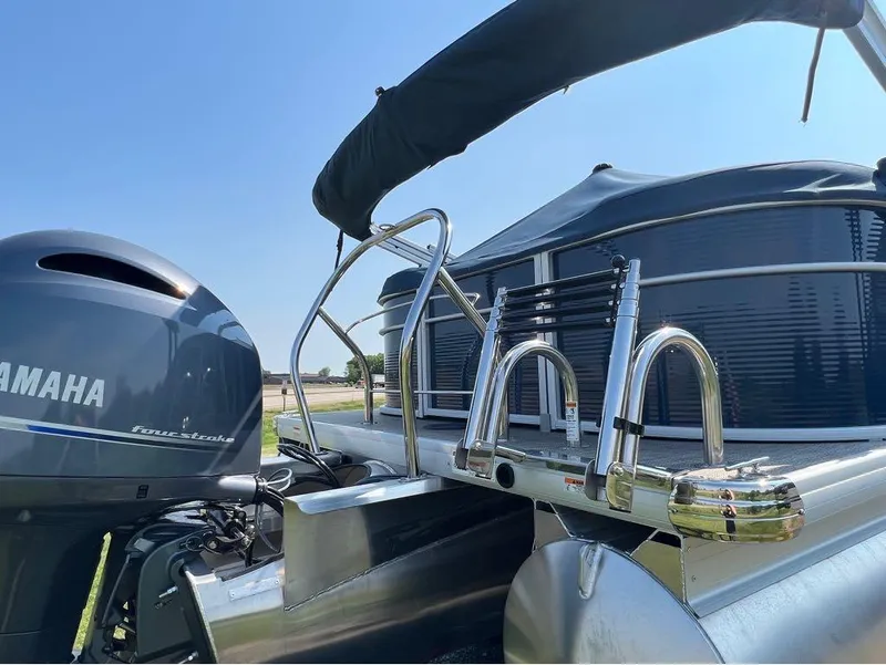 Slide: The Image of Godfrey Sweetwater 2286SB 2023 - 7