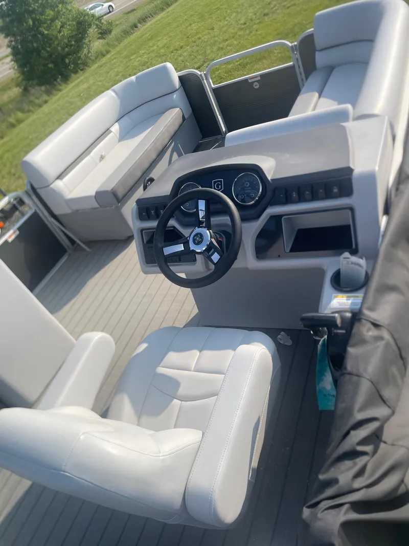 Slide: The Image of Godfrey SW2086C 2023 - 8