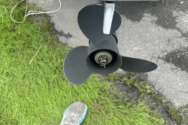 Slide: The Image of Boston Whaler 13 SPORT 1992 - 1