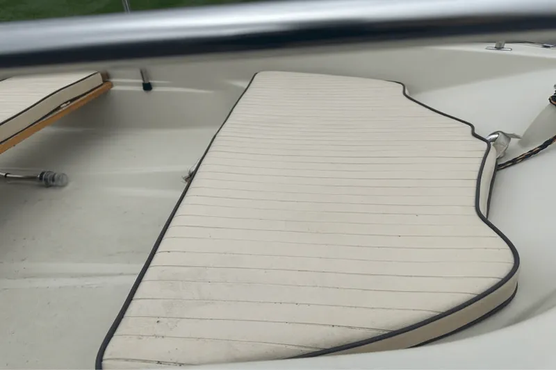 Slide: The Image of Boston Whaler 13 SPORT 1992 - 2