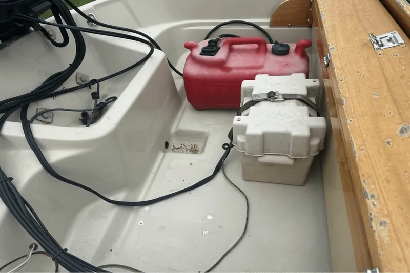 Slide: The Image of Boston Whaler 13 SPORT 1992 - 7