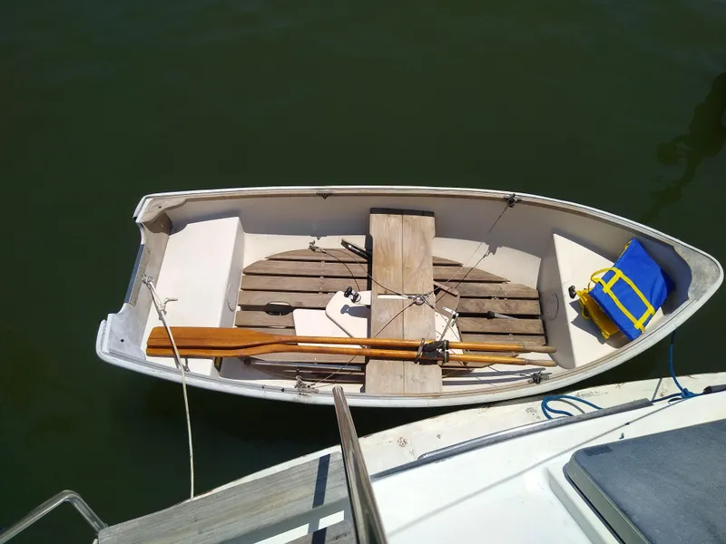 Slide: The Image of Jefferson 42 SE Sundeck Motor Yacht 1987 - 52