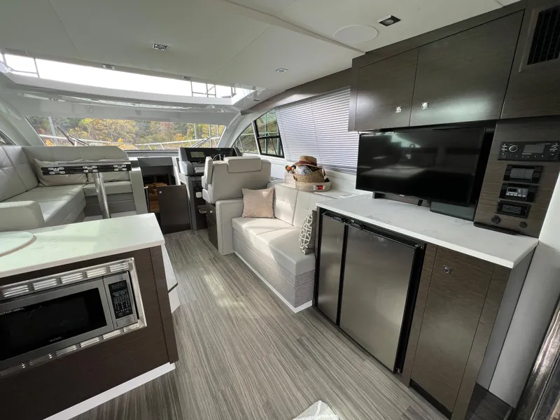 Slide: The Image of Cruisers Yachts 46 Cantius 2020 - 50