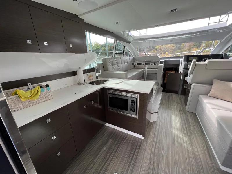 Slide: The Image of Cruisers Yachts 46 Cantius 2020 - 51