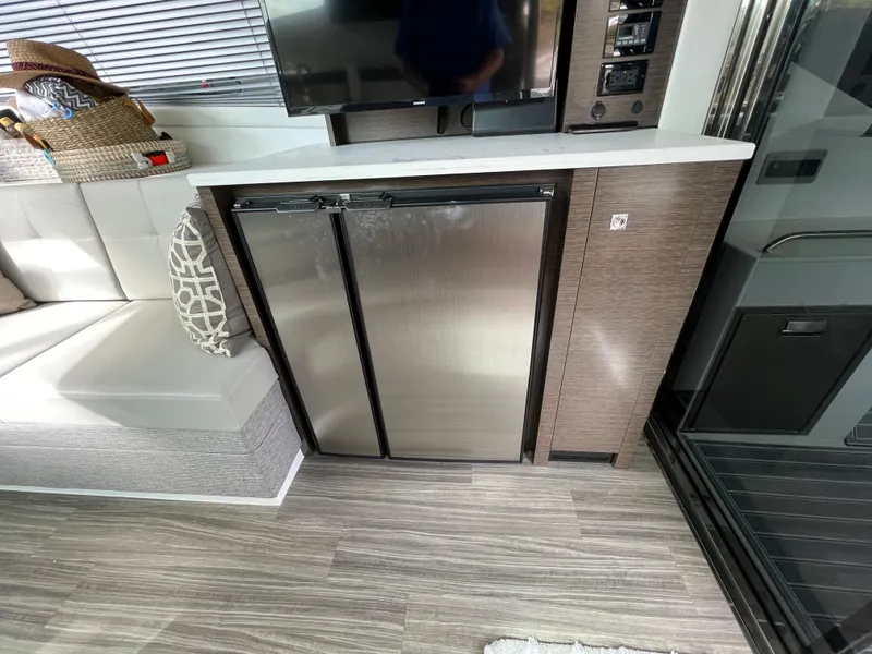 Slide: The Image of Cruisers Yachts 46 Cantius 2020 - 53