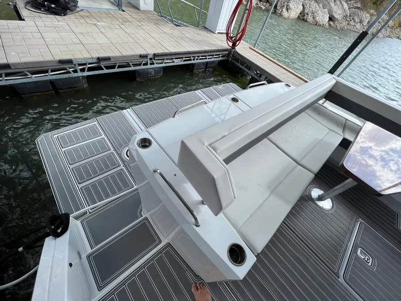 Slide: The Image of Cruisers Yachts 46 Cantius 2020 - 56