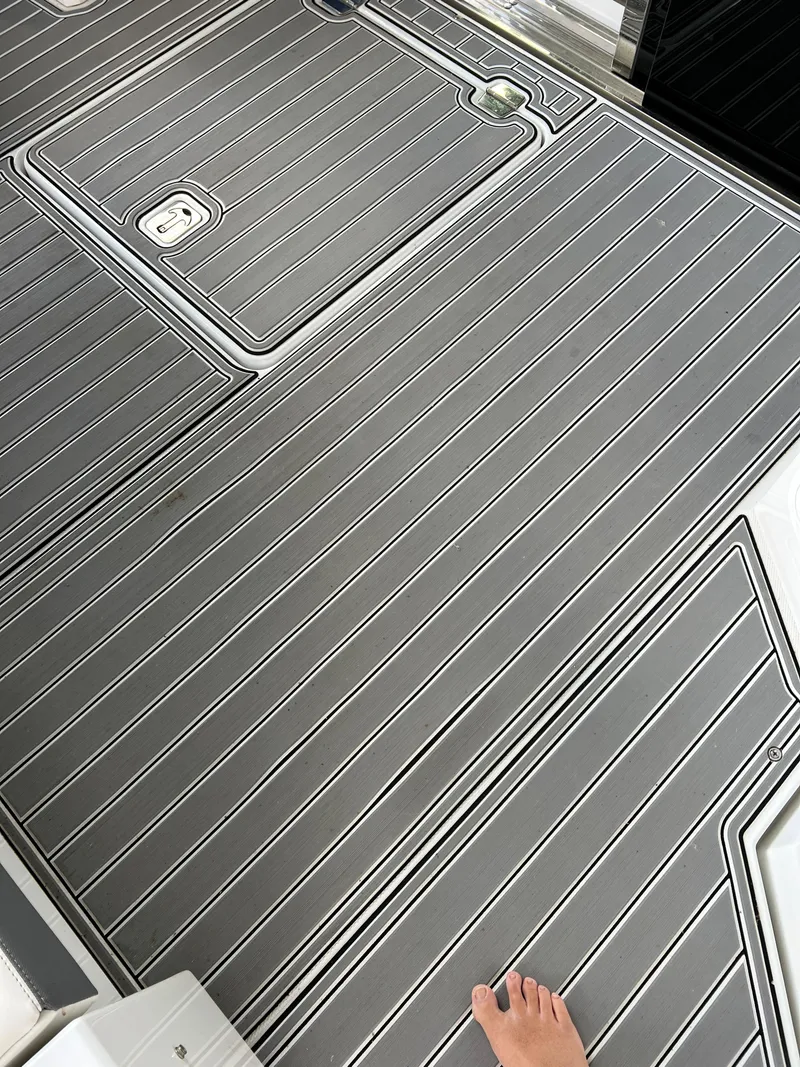 Slide: The Image of Cruisers Yachts 46 Cantius 2020 - 63