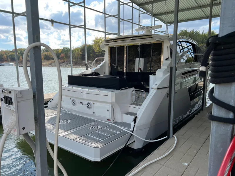 Slide: The Image of Cruisers Yachts 46 Cantius 2020 - 65