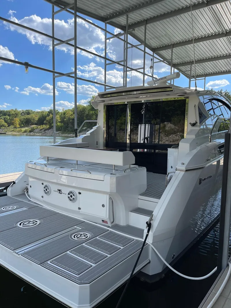 Slide: The Image of Cruisers Yachts 46 Cantius 2020 - 68