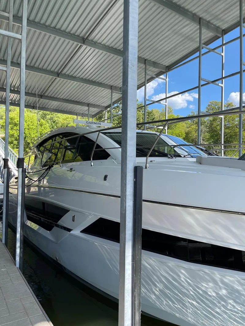 Slide: The Image of Cruisers Yachts 46 Cantius 2020 - 70