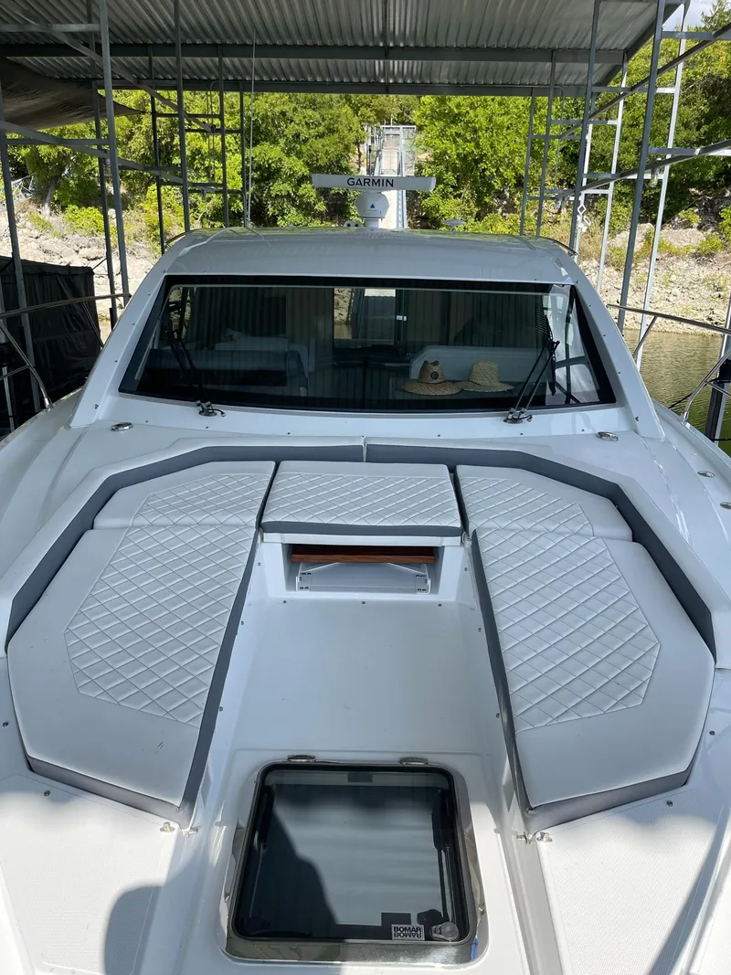 Slide: The Image of Cruisers Yachts 46 Cantius 2020 - 72