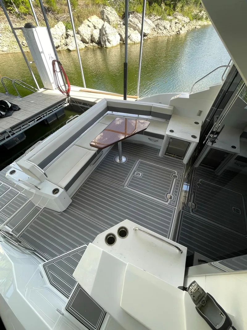 Slide: The Image of Cruisers Yachts 46 Cantius 2020 - 76