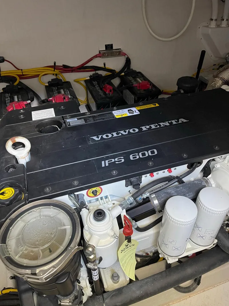 Slide: The Image of Cruisers Yachts 46 Cantius 2020 - 77