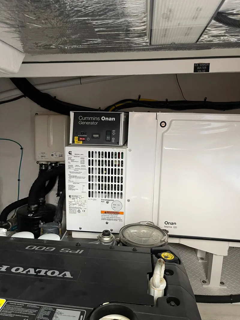 Slide: The Image of Cruisers Yachts 46 Cantius 2020 - 78