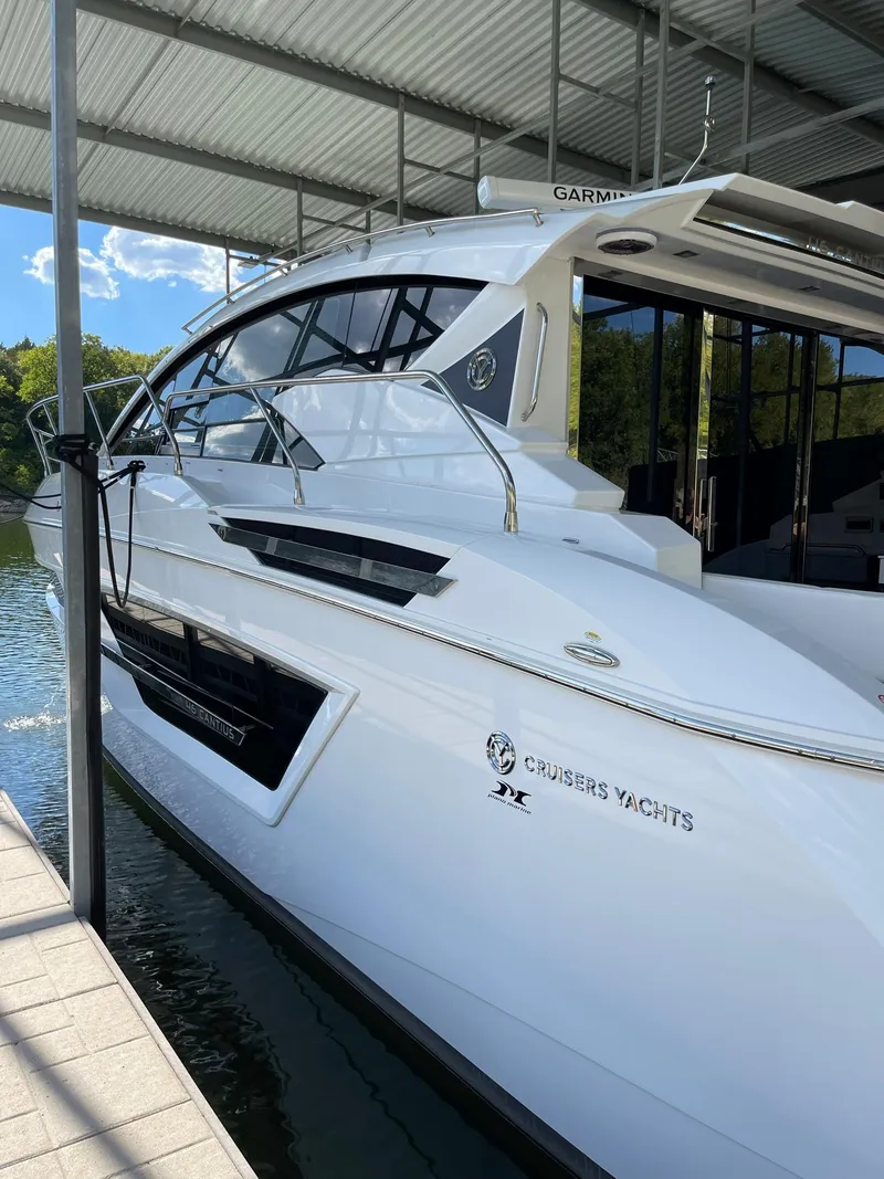 Slide: The Image of Cruisers Yachts 46 Cantius 2020 - 80