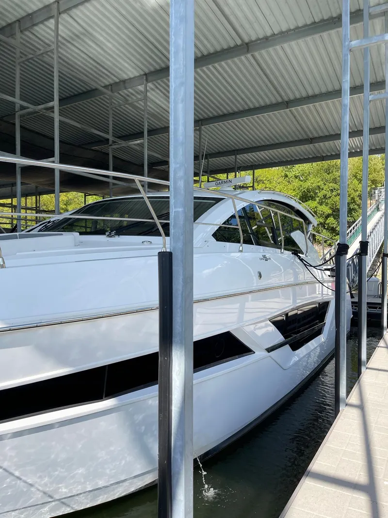 Slide: The Image of Cruisers Yachts 46 Cantius 2020 - 82