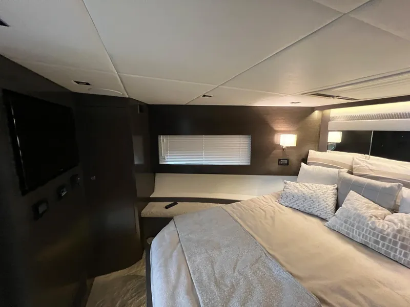 Slide: The Image of Cruisers Yachts 46 Cantius 2020 - 85