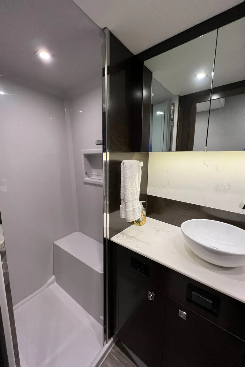 Slide: The Image of Cruisers Yachts 46 Cantius 2020 - 95