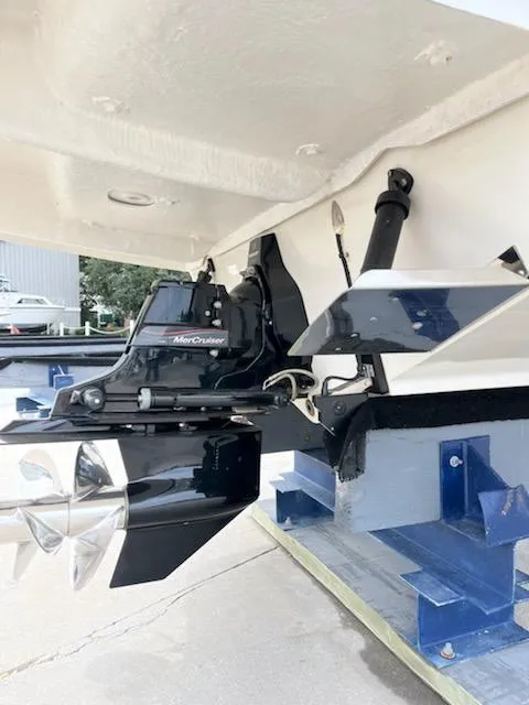 Slide: The Image of 2005 Sea Ray 270 Amberjack boat with MerCruiser outdrive on a trailer. - 5