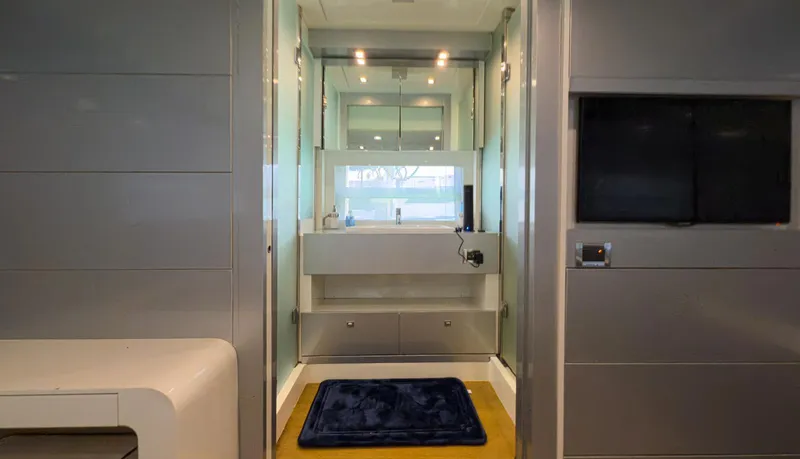 Slide: The Image of Azimut Atlantis 58 2013 - 50