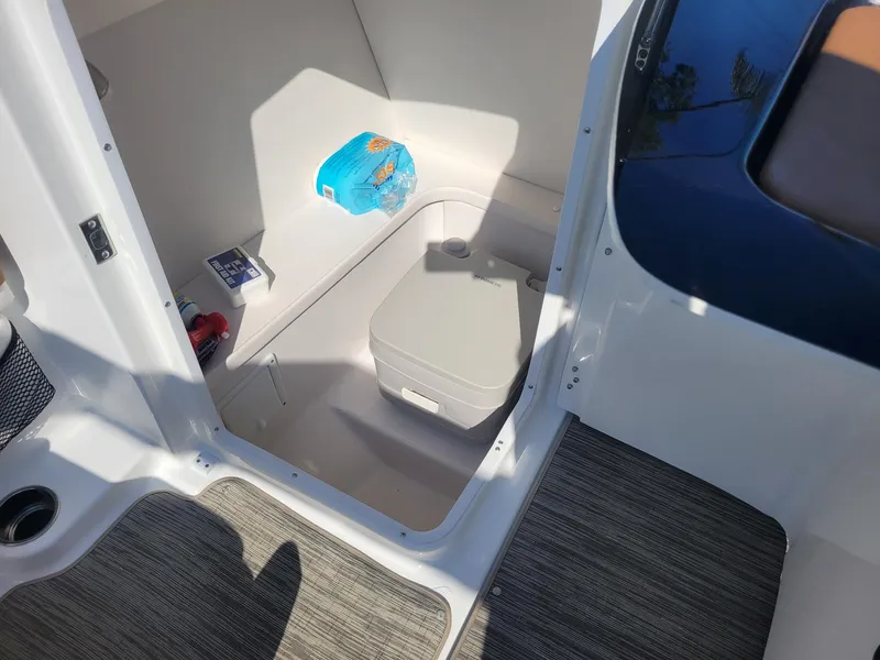 Slide: The Image of Four Winns HD 220 OB 2020 - 19