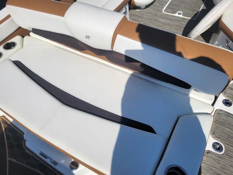 Slide: The Image of Four Winns HD 220 OB 2020 - 20