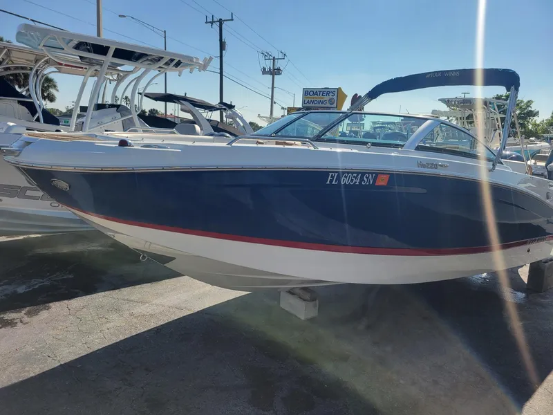 Slide: The Image of Four Winns HD 220 OB 2020 - 4