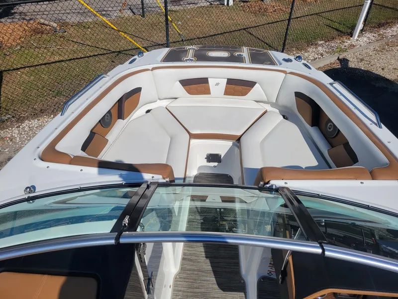 Slide: The Image of Four Winns HD 220 OB 2020 - 6