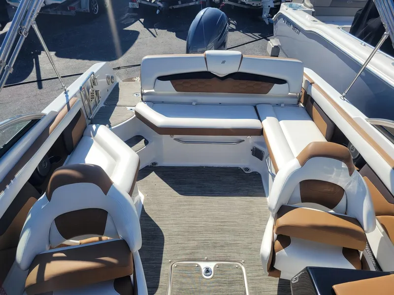 Slide: The Image of Four Winns HD 220 OB 2020 - 7