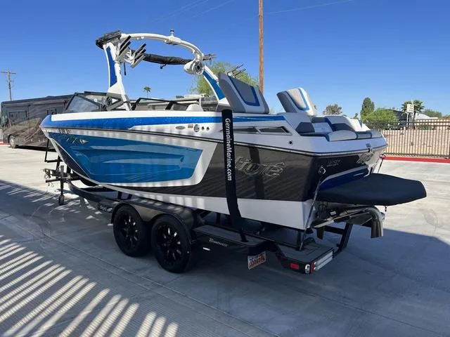 Slide: The Image of Tigé 23ZX 2021 - 7