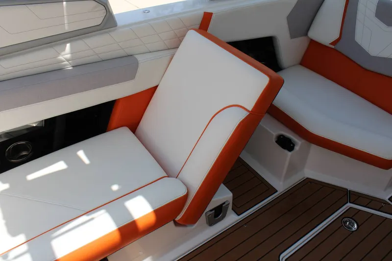 Slide: The Image of Nautique G23 2022 - 15