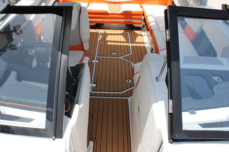 Slide: The Image of Nautique G23 2022 - 6