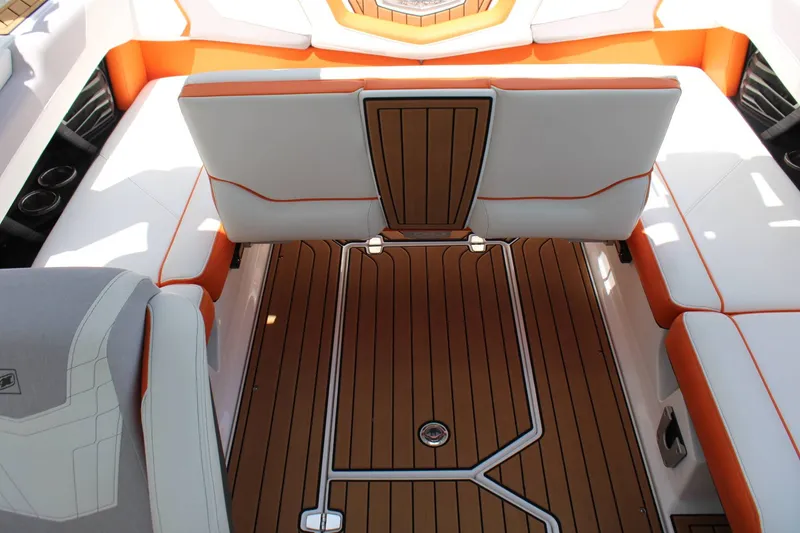 Slide: The Image of Nautique G23 2022 - 21