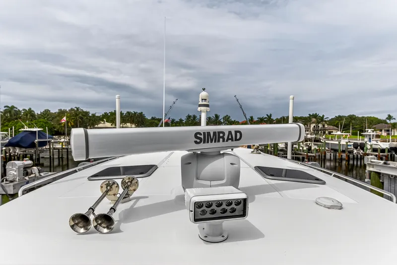 Slide: The Image of Boston Whaler 405 CONQUEST 2024 - 54