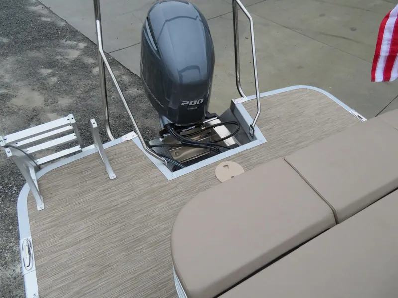 Slide: The Image of Bennington 24LXSB 2023 - 11