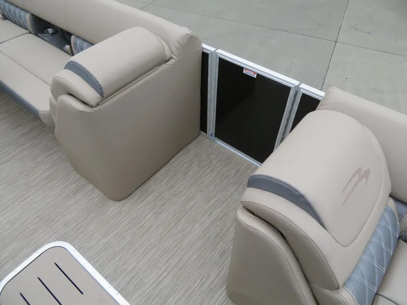 Slide: The Image of Bennington 24LXSB 2023 - 16