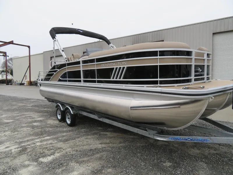 Slide: The Image of Bennington 24LXSB 2023 - 7