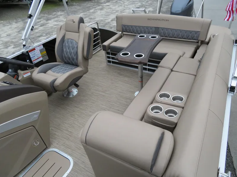 Slide: The Image of Bennington 24LXSB 2023 - 9