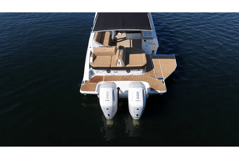 Slide: The Image of Sea Ray 400 SLX OUTBOARD 2025 - 6