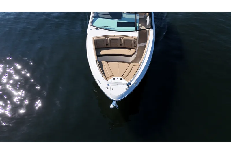 Slide: The Image of Sea Ray 400 SLX OUTBOARD 2025 - 8