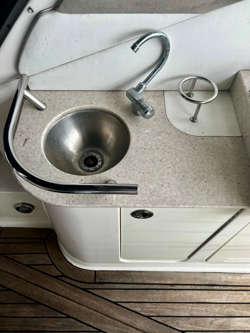 Slide: The Image of Sea Ray 310 Sundancer 2008 - 15