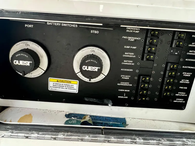 Slide: The Image of Sea Ray 310 Sundancer 2008 - 16