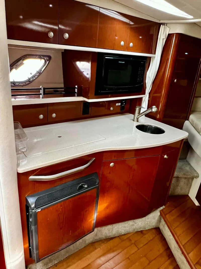 Slide: The Image of Sea Ray 310 Sundancer 2008 - 7