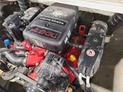 Slide: The Image of 2007 Glastron MX 175 boat engine, Volvo Penta 4.3GL, inboard motor. - 8