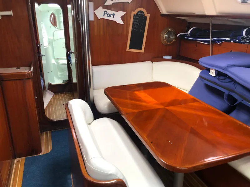 Slide: The Image of Salon with cushions - 13